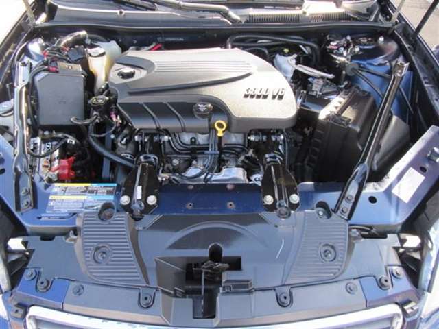 2010 Chevrolet Impala Police 4dr Sedan w/1LS